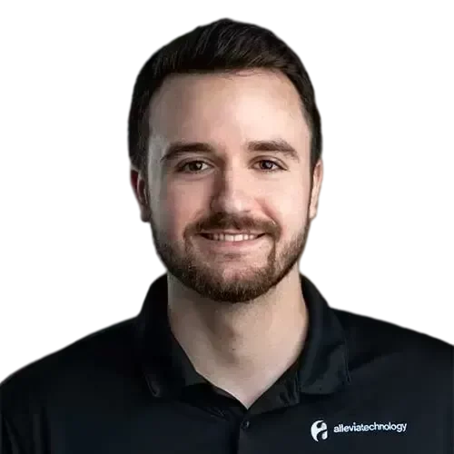 Brad-transformed An IT expert in a black shirt with a beard.