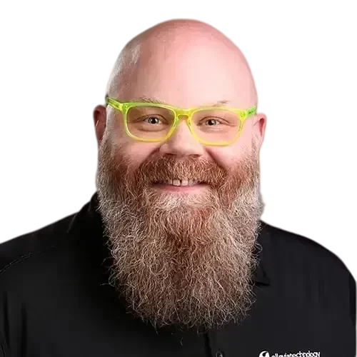 luke_web-transformed An IT expert with a beard and glasses who manages and maintains networks and IT investments.